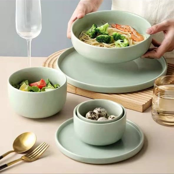 Kiel Dinnerware